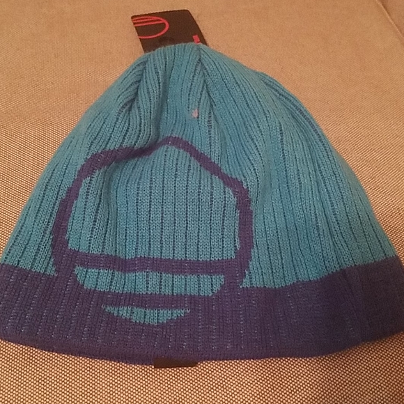 Wild Country Beanie - Picture 1 of 5